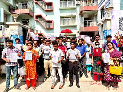 TET 1 and TET 2 candidates organized a protest in front of Shiksha Bhavan at Agartala on October 27.